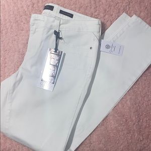 New white Jessica Simpson skinny jeans